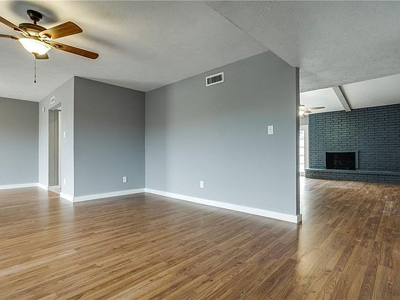 5th image of 3462 Livingston Ln