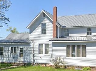 303 1/2 S Wacouta St, Prairie Du Chien, WI 53821