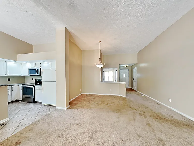 8622 Cedar Key Dr — Photo 3