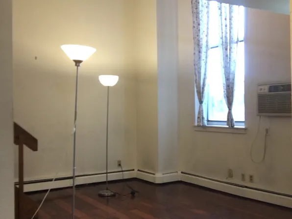 116 Court St APT 302, New Haven, CT 06511