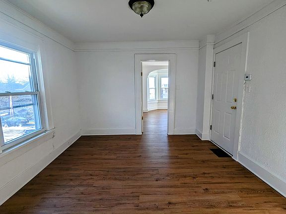 3rd image of 11 Pine St Floor 2