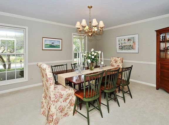 5th image of 221 Brook Hill Ln