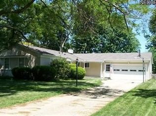 31318 Tuttle Dr, Bay Village, OH