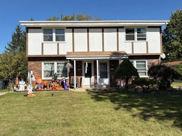 1045 -1047 Sundown COURT, Mukwonago, WI 53149