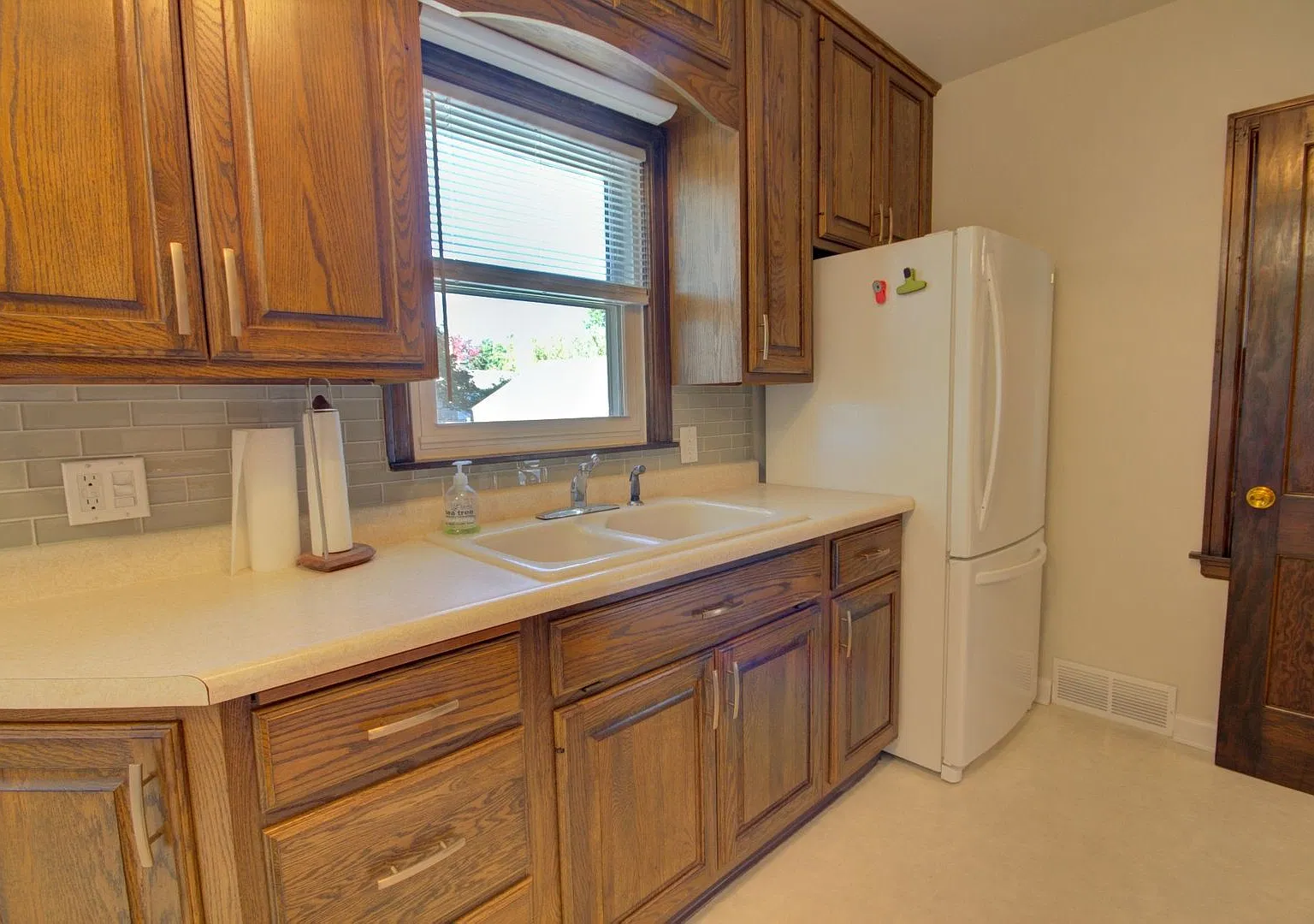 Completely renovated 3 bed home — Photo 3