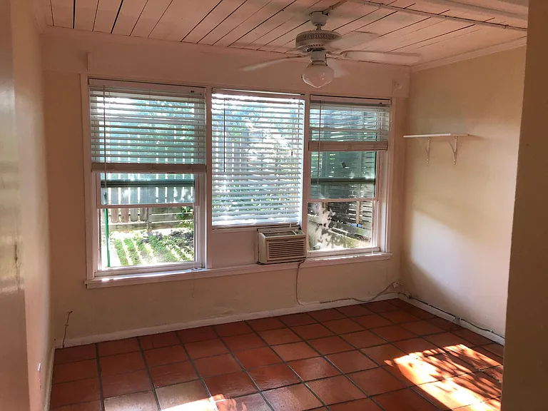 418 Ira Ave — Photo 7