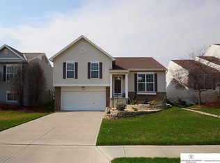 6964 N 90th St, Omaha, NE 68122