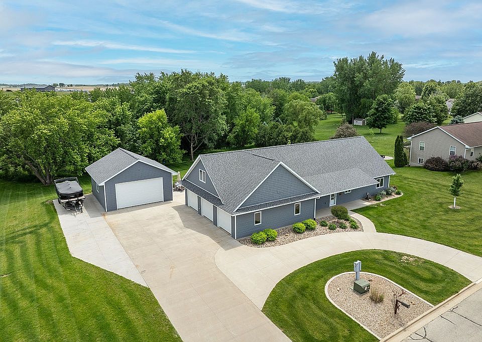 1st image of 2490 Meadow View Dr