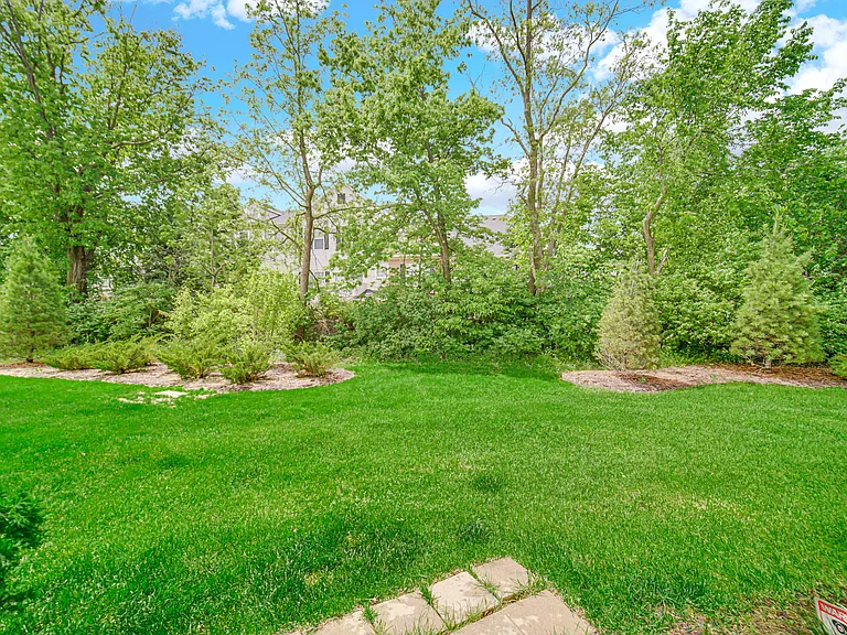 1537 Kraft Ave — Photo 24