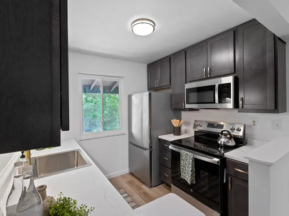 1733 Gascony Parc Dr #1733, Lake Saint Louis, MO 63367