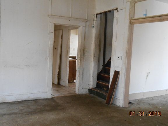 3rd image of 755 E Chandler Ave