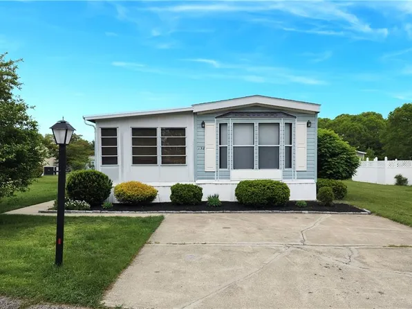 158 Holiday Ct, South Kingstown, RI 02879