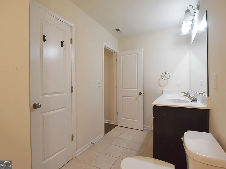 421 Southbridge Pass — Photo 45