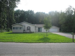 7795 N Meadow Ln, Walkerton, IN 46574