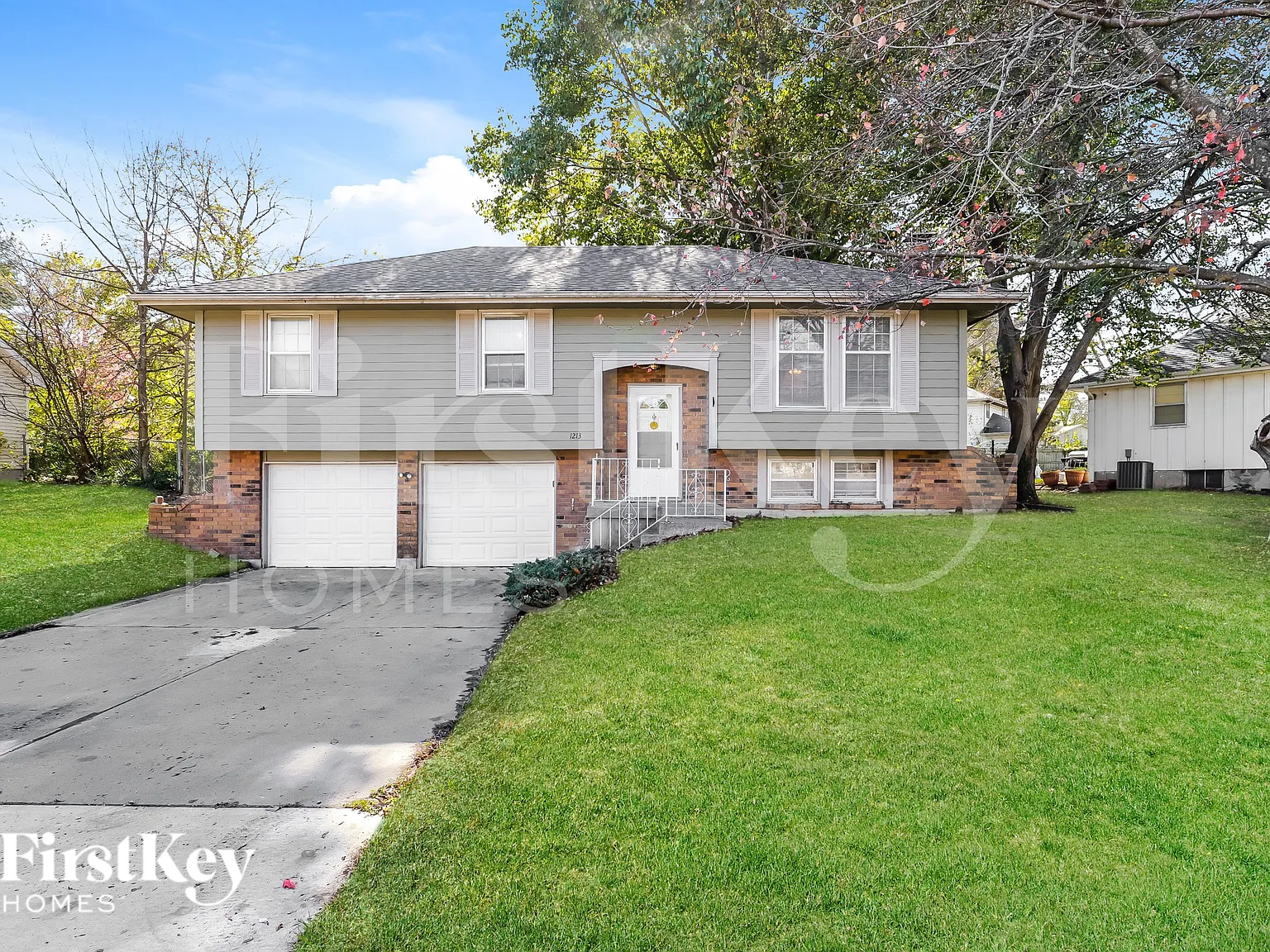 3 bed, 2.0 bath, 1156 sqft, $2,095 — Photo 1
