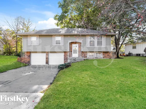 1213 SE Langsford Rd, Lees Summit, MO 64063
