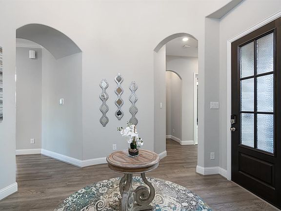 4th image of 215 Lagarto Ct