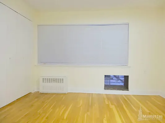 Rented by Manhattan Connection | media 21