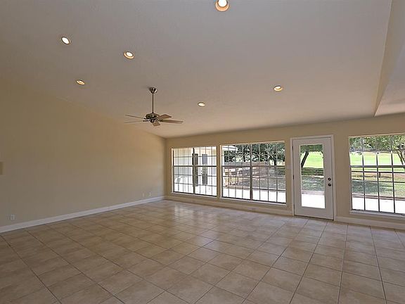 5th image of 85 Woodcreek Dr