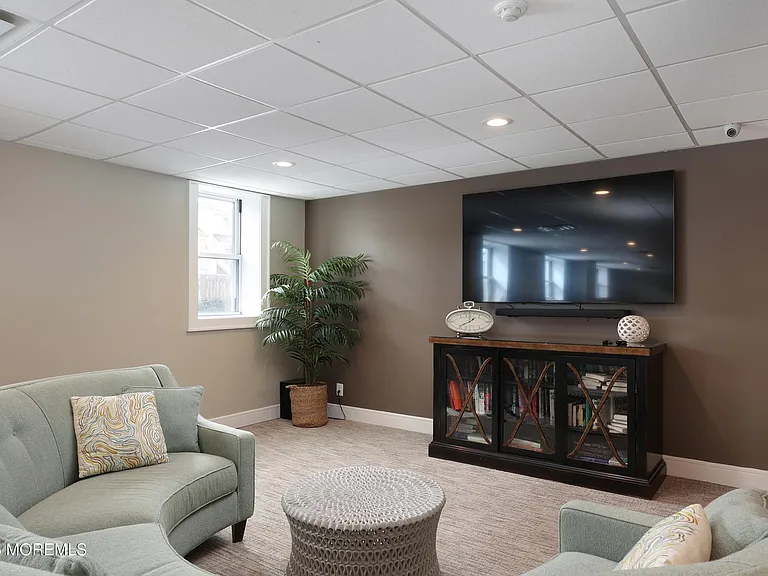 675 Ocean Ave #3F — Photo 32