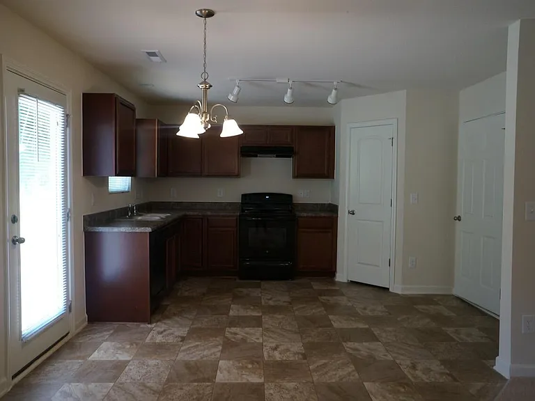 1412 Tamarino Dr — Photo 5