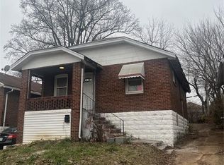 8327 Eton Pl, Saint Louis, MO