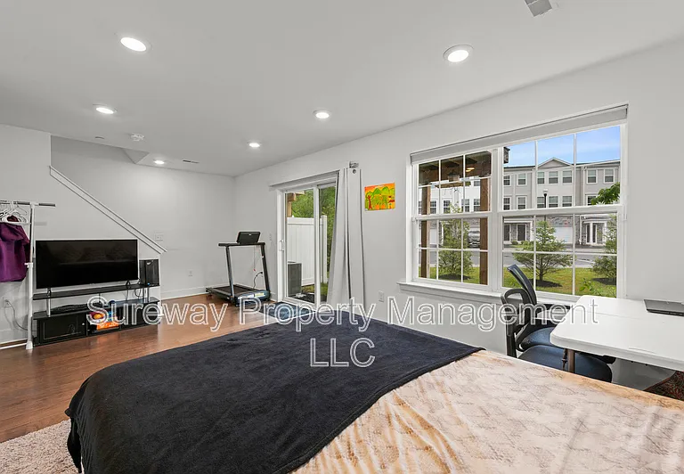 1806 Swales Ct — Photo 18