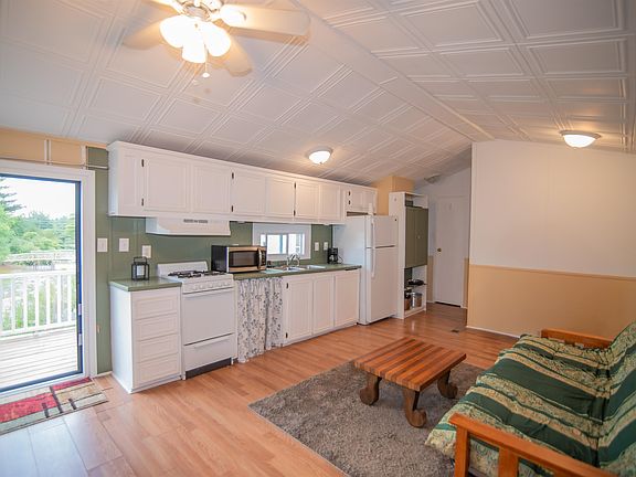 5th image of 194 Buckley Road #5