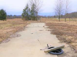 711 Oswegatchie Rd, Fonda, NY 12068