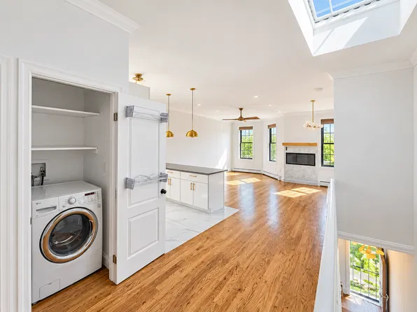 274 Bleecker Street image 1 of 14