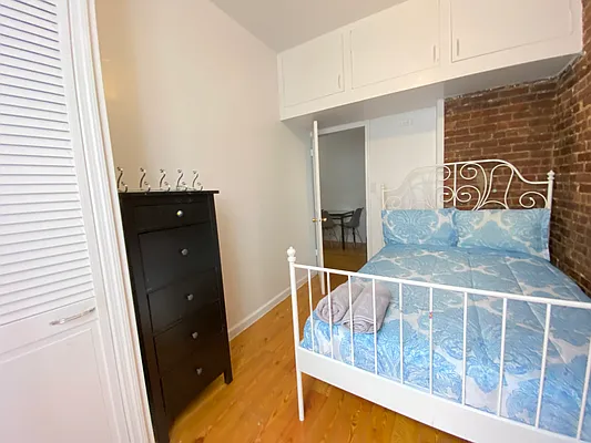 Rented by Oxford Property Group | media 12