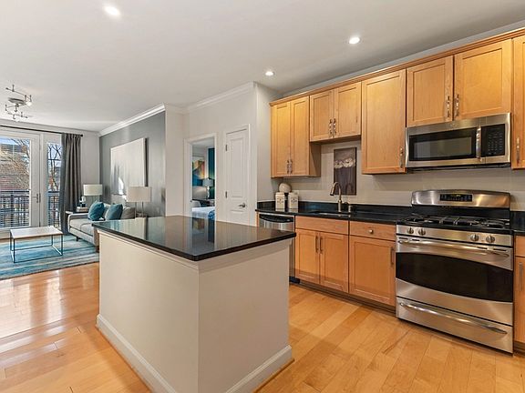 Gourmet kitchens with 42