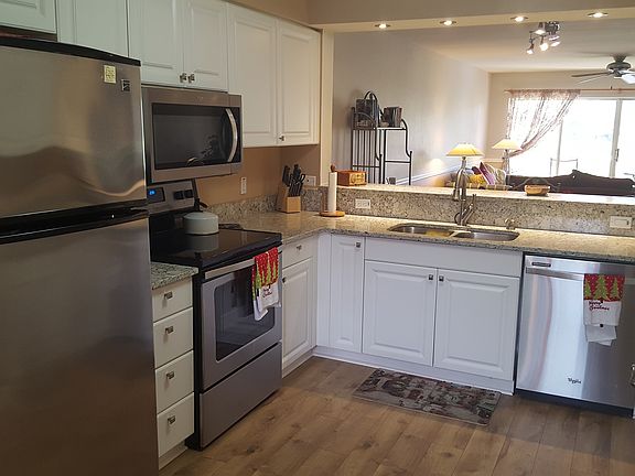 Kitchen, Quartz Counters