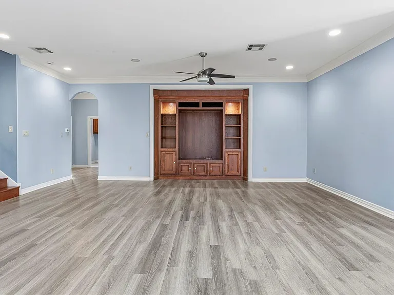 2535 Broadway St — Photo 9
