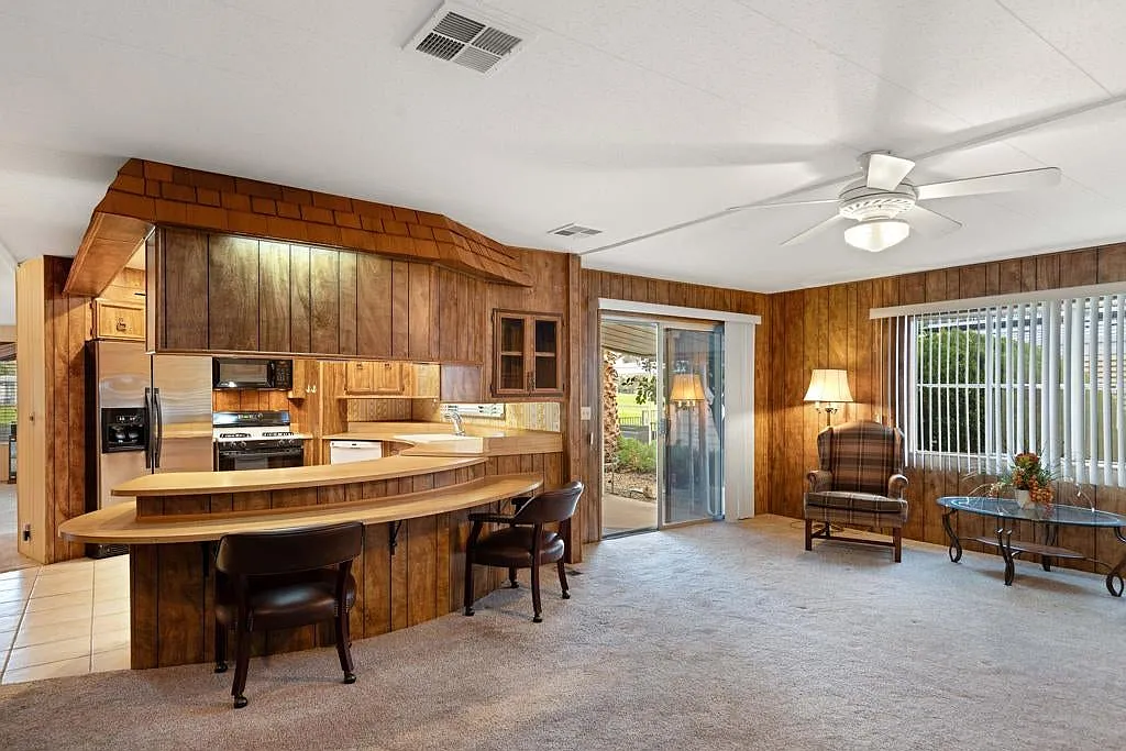 3 bed, 1776 sqft, $2,900 — Photo 2