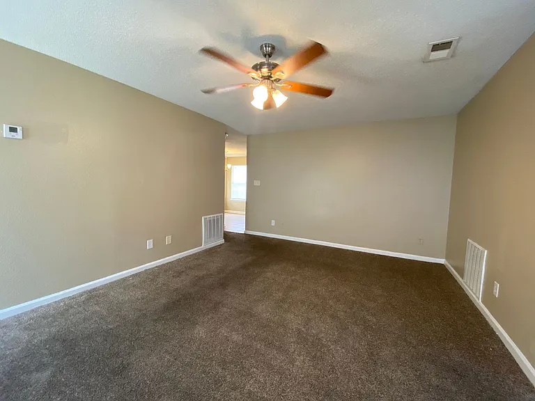 4832 Royal Run Dr — Photo 4