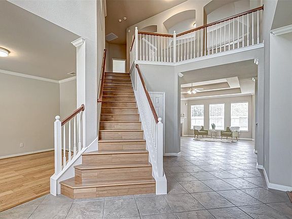 3rd image of 4602 Butler Springs Ln