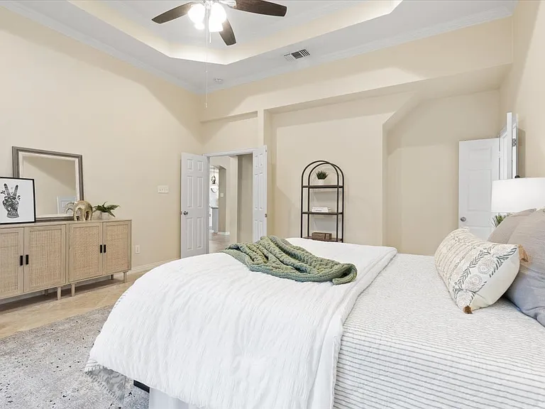 2633 Shadow Hill Ln — Photo 17