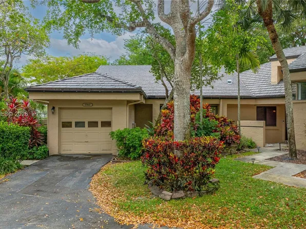 9360 Chelsea Dr S, Plantation, FL 33324