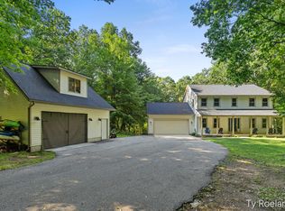 99 Radny Dr SE, Lowell, MI 49331