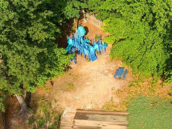 690 Glenforest Rd, Sandy Springs, GA 30328