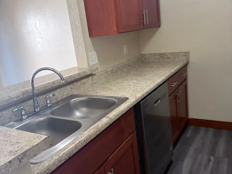 Sierra View Apartments — Photo 3