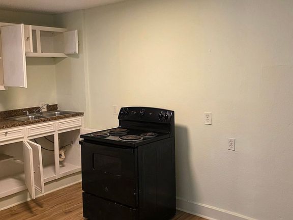 5th image of 2808 Ball St