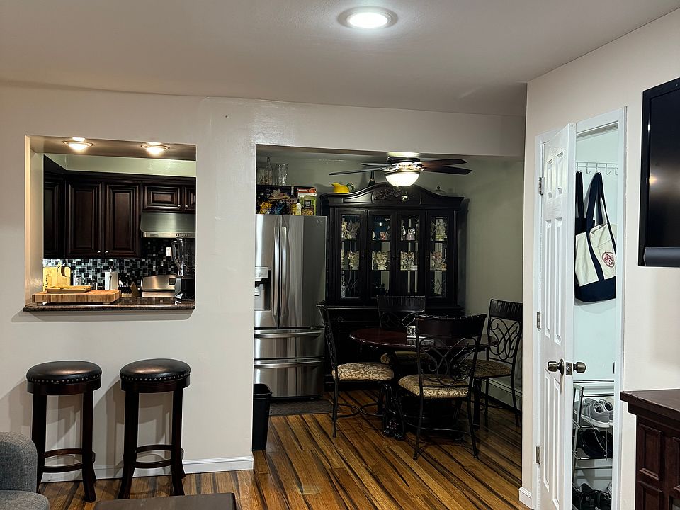 2nd image of 22 Daffodil Ln #2