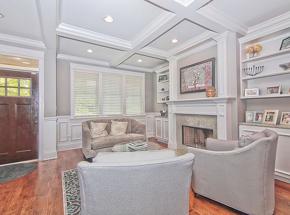 3rd image of 4938 N Kedvale Ave