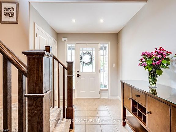 2nd image of 8 Blue Ribbon Way