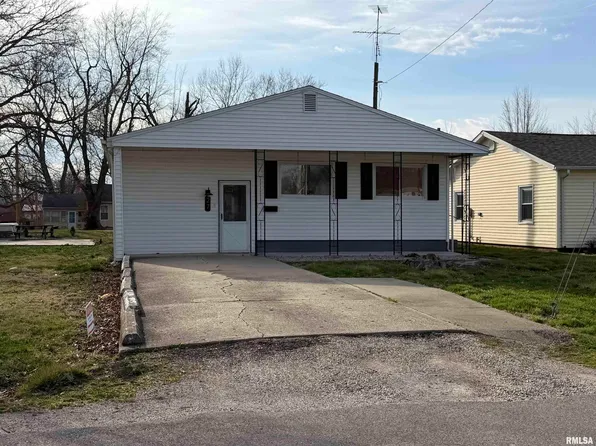27 N High St, Winchester, IL 62694