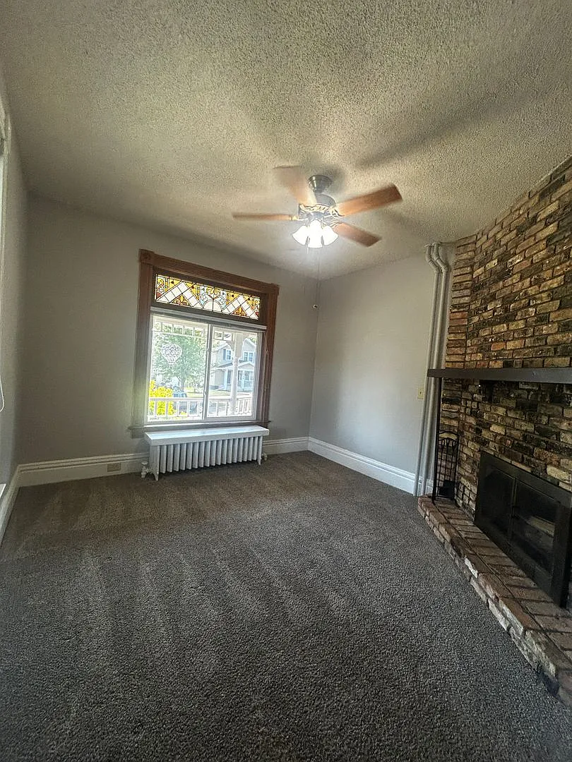 4729 McCulloch St — Photo 4