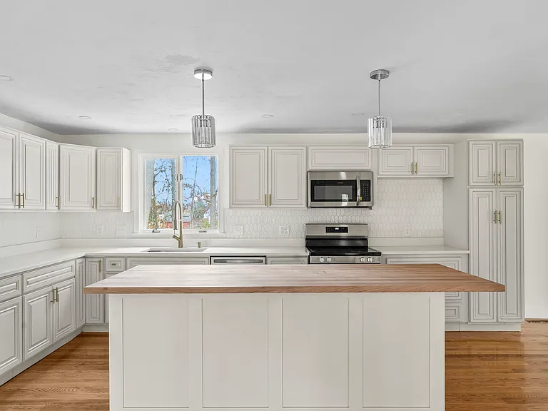 32 Laurel Ln — Photo 7