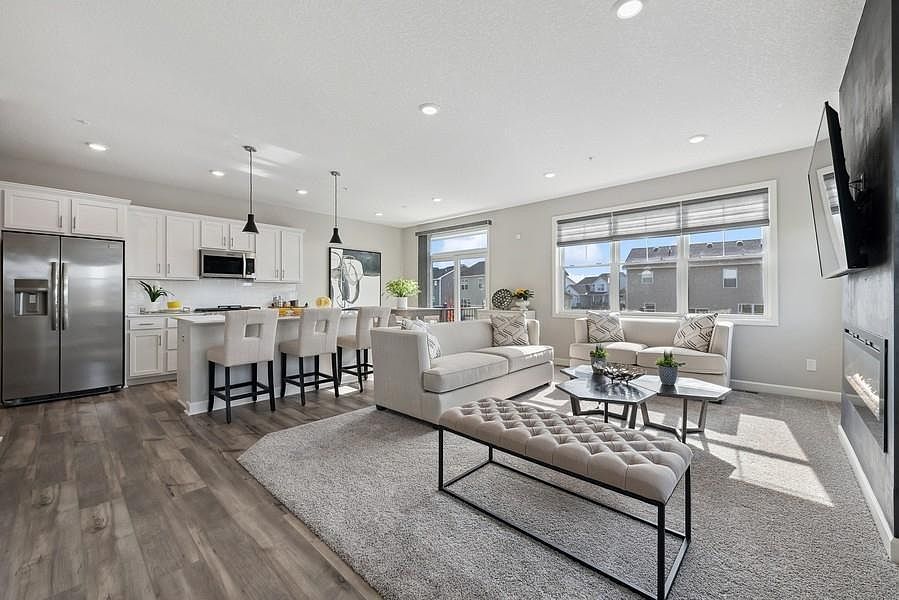 1st image of 463 Murray Hill Way